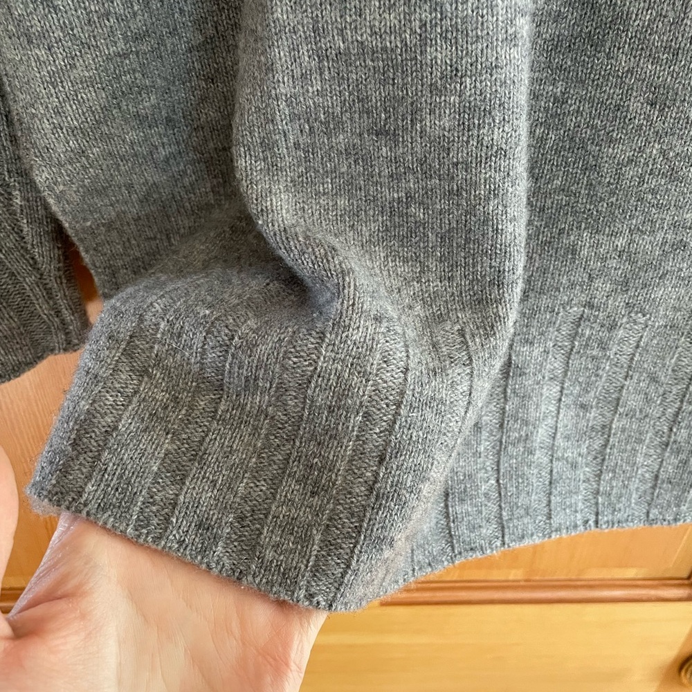 Saks Fifth Avenue Cashmere V Neck Sweater - Picture 5 of 9